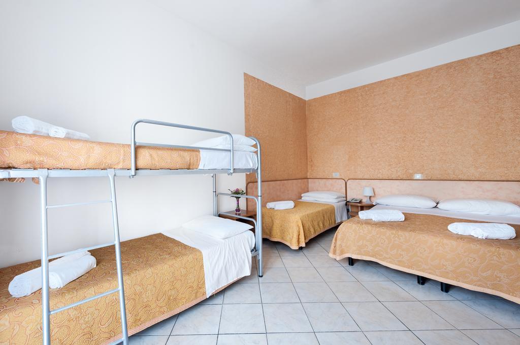 Regina Hotel E Ristorante Punta Marina Dış mekan fotoğraf