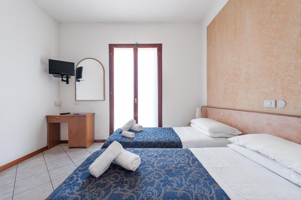 Regina Hotel E Ristorante Punta Marina Dış mekan fotoğraf