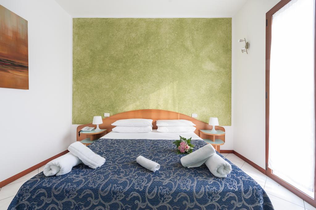 Regina Hotel E Ristorante Punta Marina Dış mekan fotoğraf