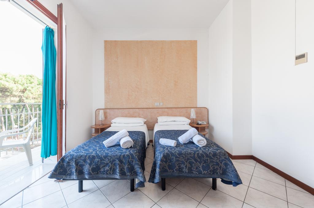 Regina Hotel E Ristorante Punta Marina Dış mekan fotoğraf
