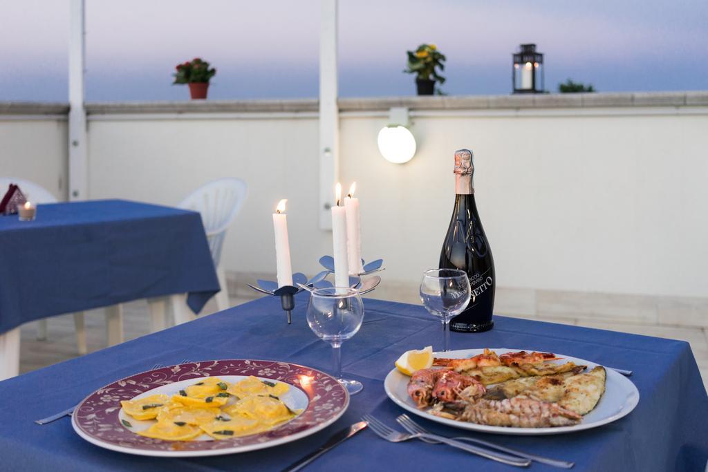 Regina Hotel E Ristorante Punta Marina Dış mekan fotoğraf