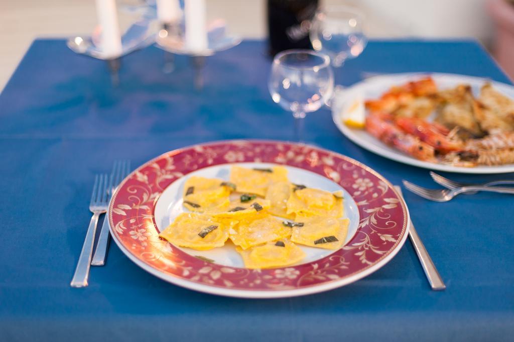 Regina Hotel E Ristorante Punta Marina Dış mekan fotoğraf