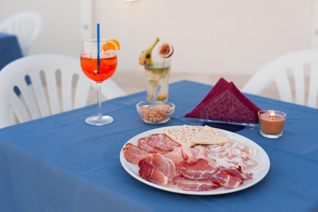 Regina Hotel E Ristorante Punta Marina Dış mekan fotoğraf