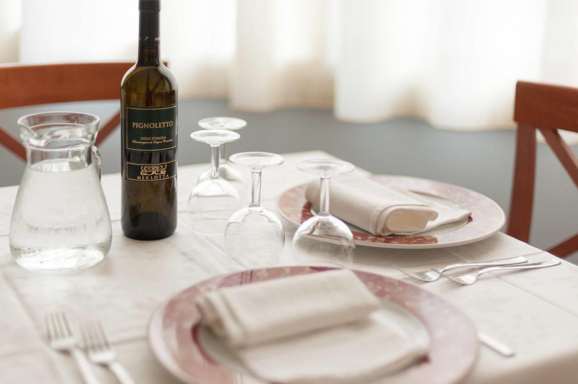 Regina Hotel E Ristorante Punta Marina Dış mekan fotoğraf