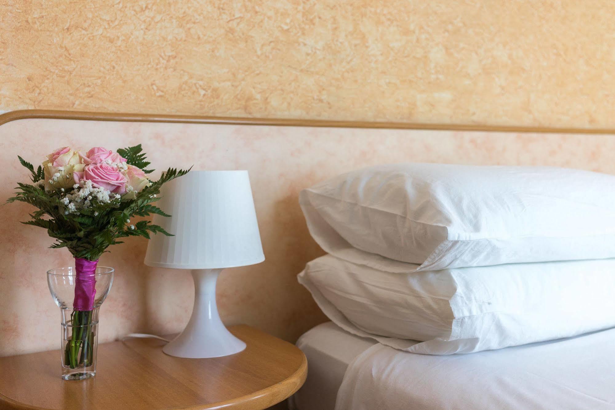 Regina Hotel E Ristorante Punta Marina Dış mekan fotoğraf
